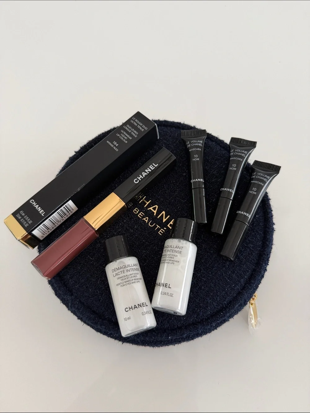 CHANEL beaute round